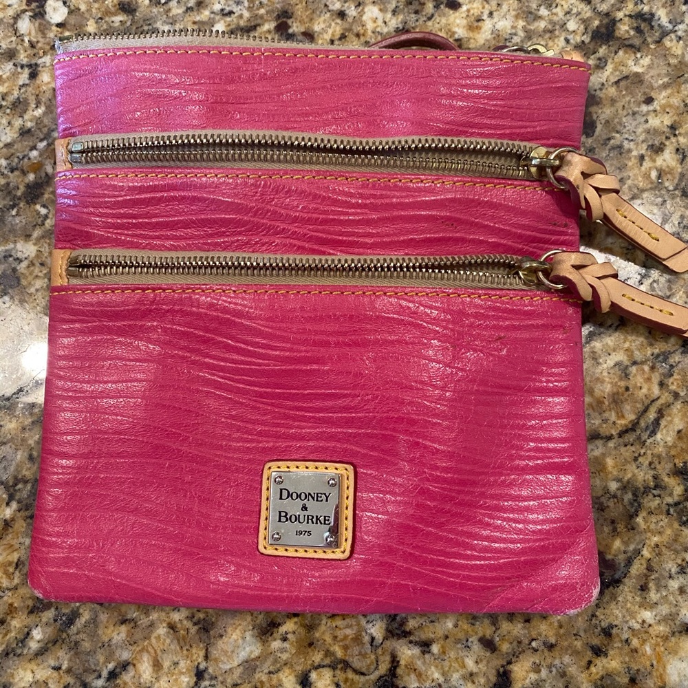 SHIP TODAY Hot pink Dooney & Bourke purse